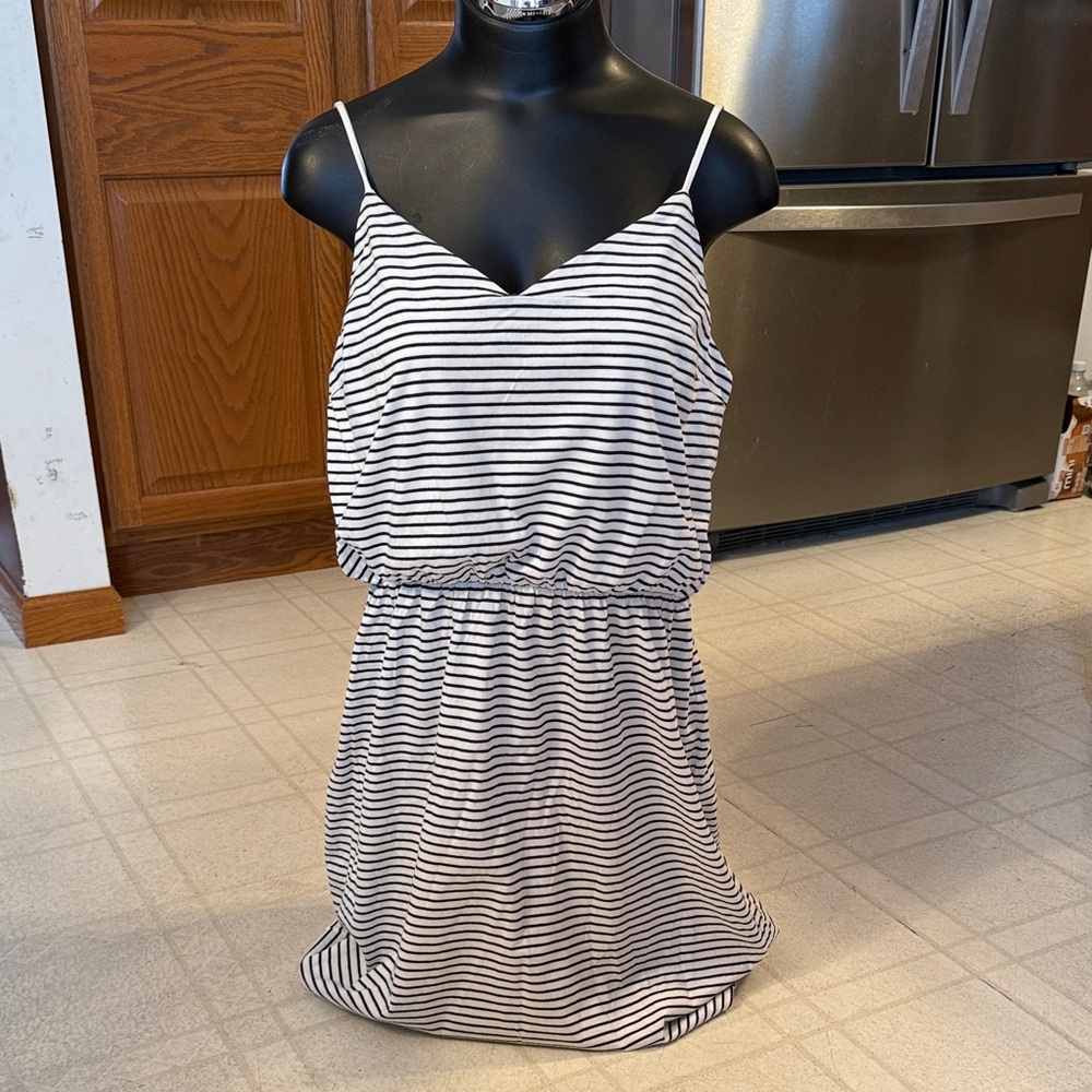 GAP women’s spaghetti strap dress. Size Large. New with tag
